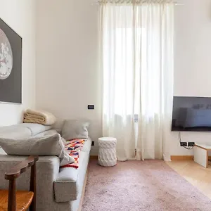 https://lovely-studio-heart-of-milan.it-lombardy.com