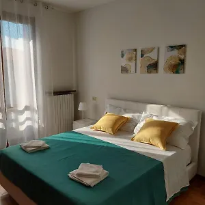 https://casa-rosanna-peschiera-del-garda.hotelinveneto.com